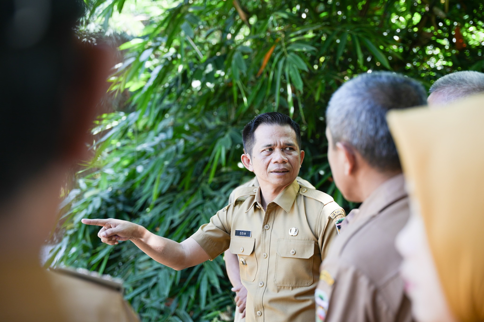 Kontroversi lagu bupati purwakarta saepul bahri binzein catrawarta Kontroversi lagu bupati purwakarta saepul bahri binzein